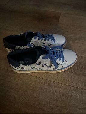 Michael Kors White & Navy MK Logo Low-Top Sneakers